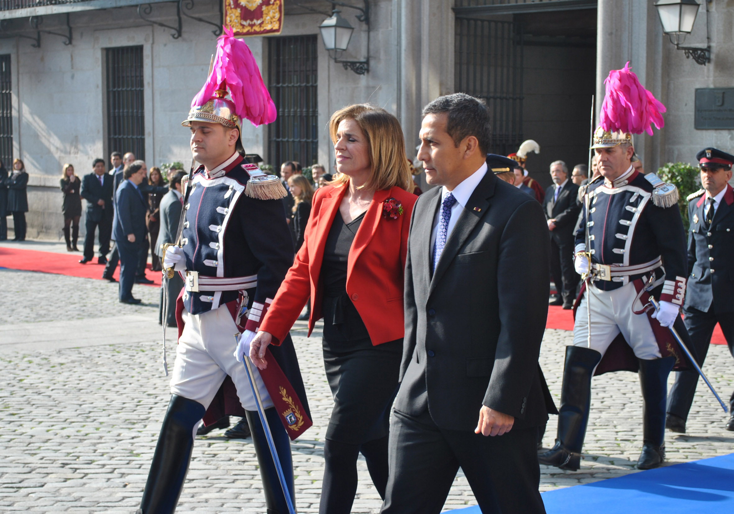 Presidente recibe llaves de oro en Madrid