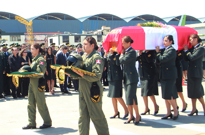 Mandatario rindió homenaje póstumo a capitana PNP abatida en el Cusco