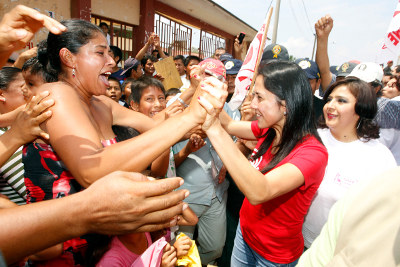 Gobierno lucha frontalmente contra la violencia hacia la mujer, sostiene Primera Dama, Nadine Heredia