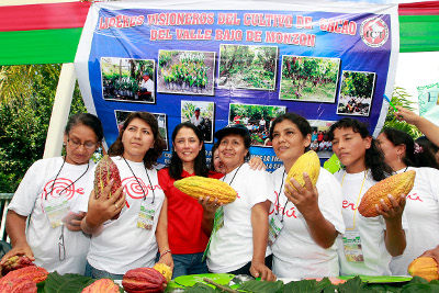 Primera Dama destacó valor de mujeres emprendedoras de comunidades de Tarapoto en su lucha contra la violencia y la pobreza