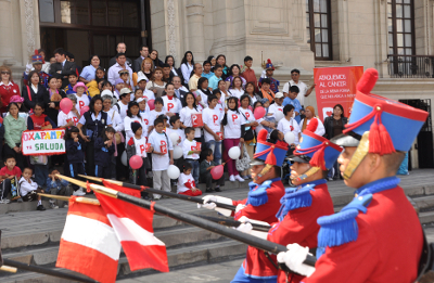 Primera Dama y niños pacientes de cáncer convocan a apoyar colecta 