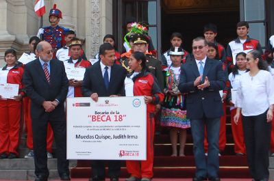 Presidente Humala oficializó entrega de primeras mil becas del programa Beca 18