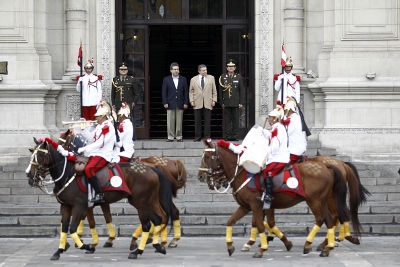 Público en general  presenció Cambio de Guardia a caballo en Palacio de Gobierno