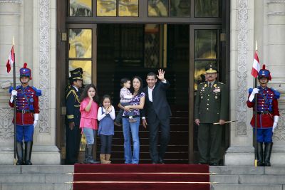 Presidente Ollanta Humala saludó a los padres peruanos por su día
